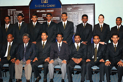 The Sri Lanka squad before leaving for England, Colombo, May 28, 2009