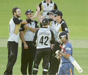 Daniel Vettori celebrates Suresh Raina's wicket with team-mates, India v New Zealand, ICC World Twenty20 warm-up match, Lord's, June 1, 2009