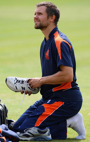 Dirk Nannes gears up to have a bowl at the nets, Lord's, June 4, 2009