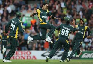 Umar Gul celebrates bowling Luke Wright, England v Pakistan, ICC World Twenty20, The Oval, June 7, 2009