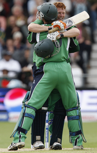 Kevin O'Brien and John Mooney are joyous after ejecting Bangladesh, Bangladesh v Ireland, ICC World Twenty20, Trent Bridge, June 8, 2009