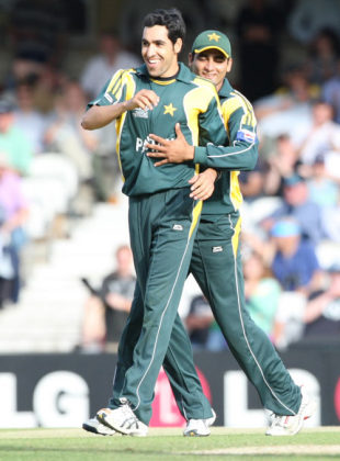 Umar Gul gets a hug from Shahzaib Hasan after getting Peter McGlashan's wicket, New Zealand v Pakistan, ICC World Twenty20 Super Eights, The Oval, June 13, 2009