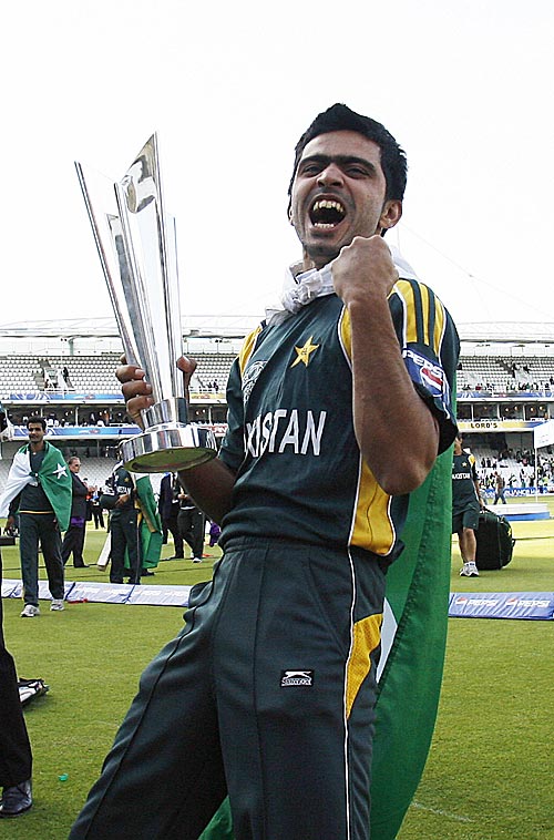 Fawad Alam relishes holding the ICC World Twenty20 trophy