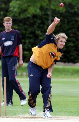 Shane Watson sends down a delivery during a training session, Beckenham, June 18, 2009
