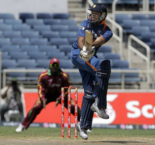 Yuvraj Singh pulls off his hip, West Indies v India, 2nd ODI, Kingston, June 28, 2009 