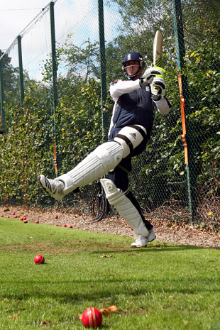 Kevin Pietersen pulls at the nets, Cardiff, July 6, 2006