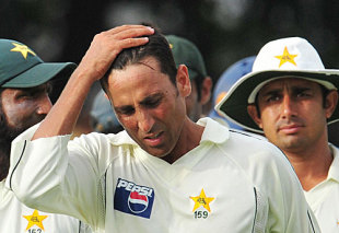 Younis Khan wonders what went wrong, Sri Lanka v Pakistan, 2nd Test, Colombo, 3rd day, July 14, 2009 
