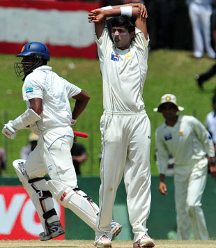 A frustrated Mohammad Aamer looks on, Sri Lanka v Pakistan, 3rd Test, Colombo, 5th day, July 24, 2009