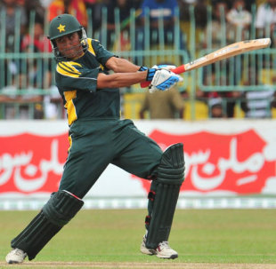 Younis Khan slashes the ball past point, Sri Lanka v Pakistan, 4th ODI, R Premadasa Stadium, Colombo, August 7, 2009