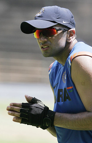 Rahul Dravid warms up during a training session, Bangalore, August 29, 2009