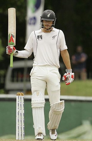 Daniel Vettori reached his fourth Test century, Sri Lanka v New Zealand, 2nd Test, SSC, 5th day, August 30, 2009