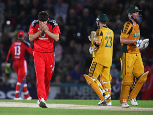 James Anderson holds his head in his hands as England slump towards their third successive one-day defeat, England v Australia, 3rd ODI, Southampton, September 9, 2009