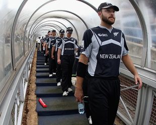 Daniel Vettori leads New Zealand out for the semi-final, New Zealand v Pakistan, ICC Champions Trophy, 2nd semi-final, Johannesburg, October 3, 2009
