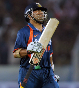Sachin Tendulkar grimaces after getting out, India v Australia, 5th ODI, Hyderabad, November 5, 2009