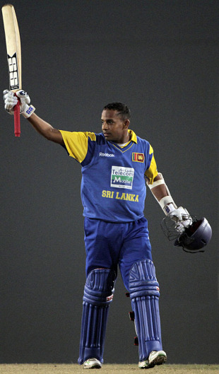 Thilan Samaraweera brings up a classy century, India v Sri Lanka, Tri-series, 2nd ODI, Mirpur, January 5, 2010