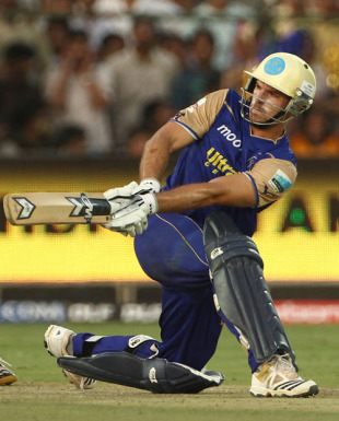 Michael Lumb used the sweep effectively against the spinners, Rajasthan Royals v Kings XI Punjab, IPL, Jaipur, April 7, 2010