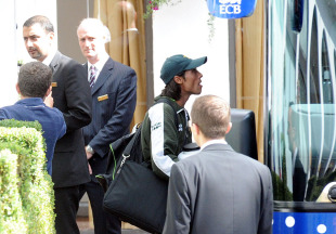 Mohammad Amir boards the team coach as Pakistan leave for their tour match against Somerset, London, August 30, 2010
