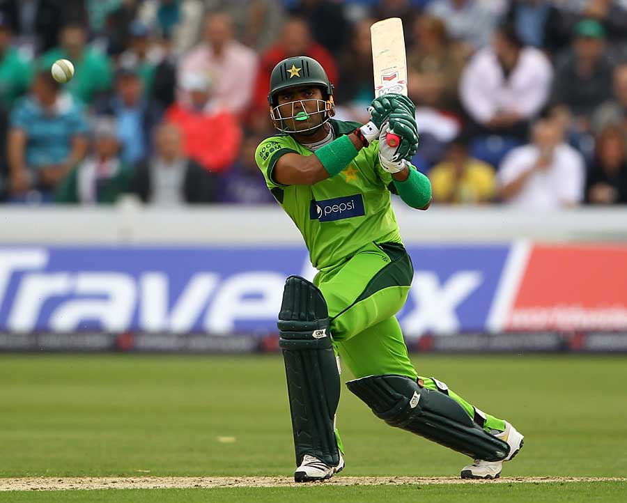 Umar Akmal gave Pakistan something to bowl at with 35 off 30 balls