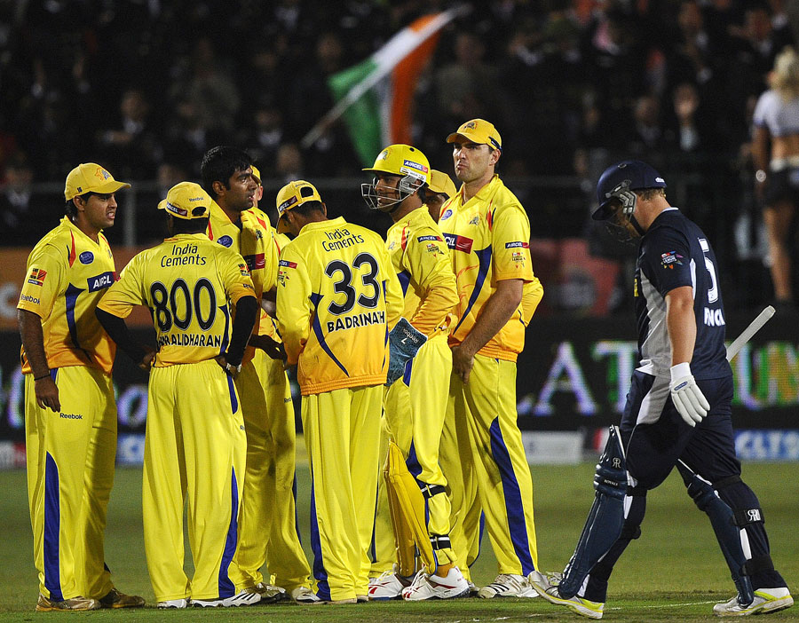 Chennai celebrate the fall of Aaron Finch