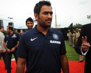 MS Dhoni arrives for the 2010 ICC awards, Bangalore, October 6, 2010