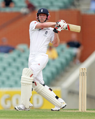 Paul Collingwood pulls during his 94, South Australia v England, Adelaide, 1st day, November 11, 2010