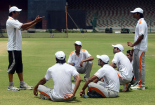 Wasim Akram speaks to a group of Pakistan pace bowlers, Karachi, April 20, 2013