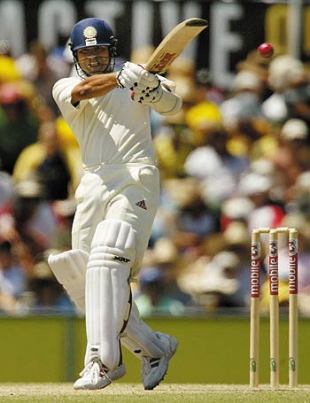 Sachin Tendulkar executes a savage pull, Australia v India, 4th Test, Sydney, 3rd day, January 4, 2004