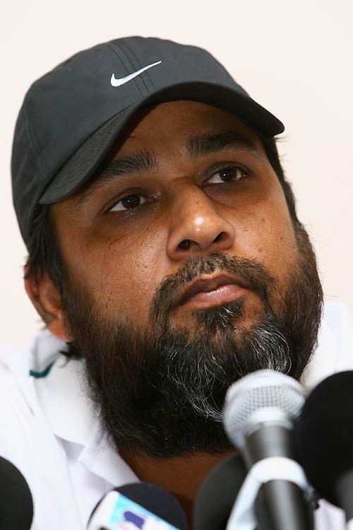 Inzamam-ul-Haq announces his retirement from one-day cricket at a press conference, Kingston, Jamaica, March 18, 2007