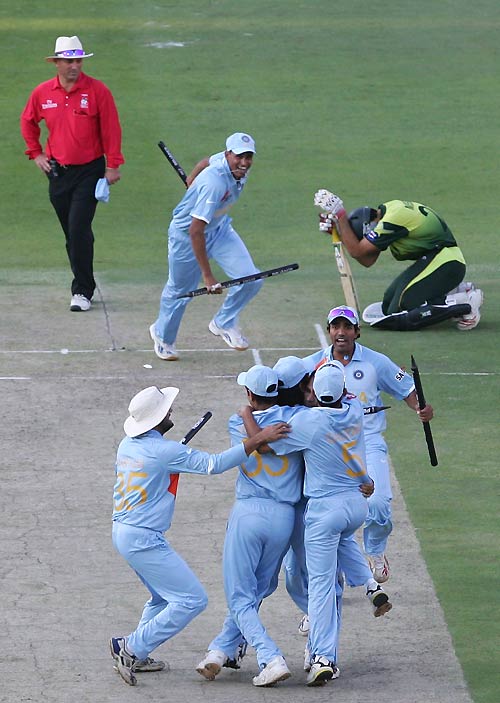 The winning moment - Misbah-ul-Haq rues his luck as the Indians celebrate, India v Pakistan, ICC World Twenty20 final, Johannesburg, September 24, 2007