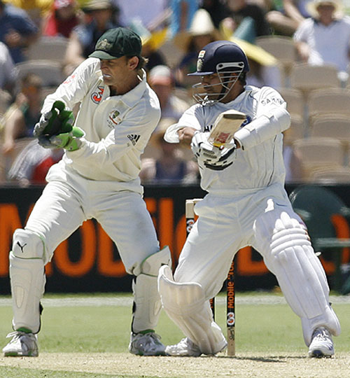 Sachin Tendulkar cuts Brad Hogg for four, Australia v India, 4th Test, Adelaide, 1st day, January 24, 2008
