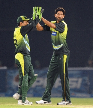 Sohail Tanvir and Kamran Akmal celebrate the dismissal of Shahriar Nafees, Pakistan v Bangladesh, 1st ODI, Lahore, April 8, 2008